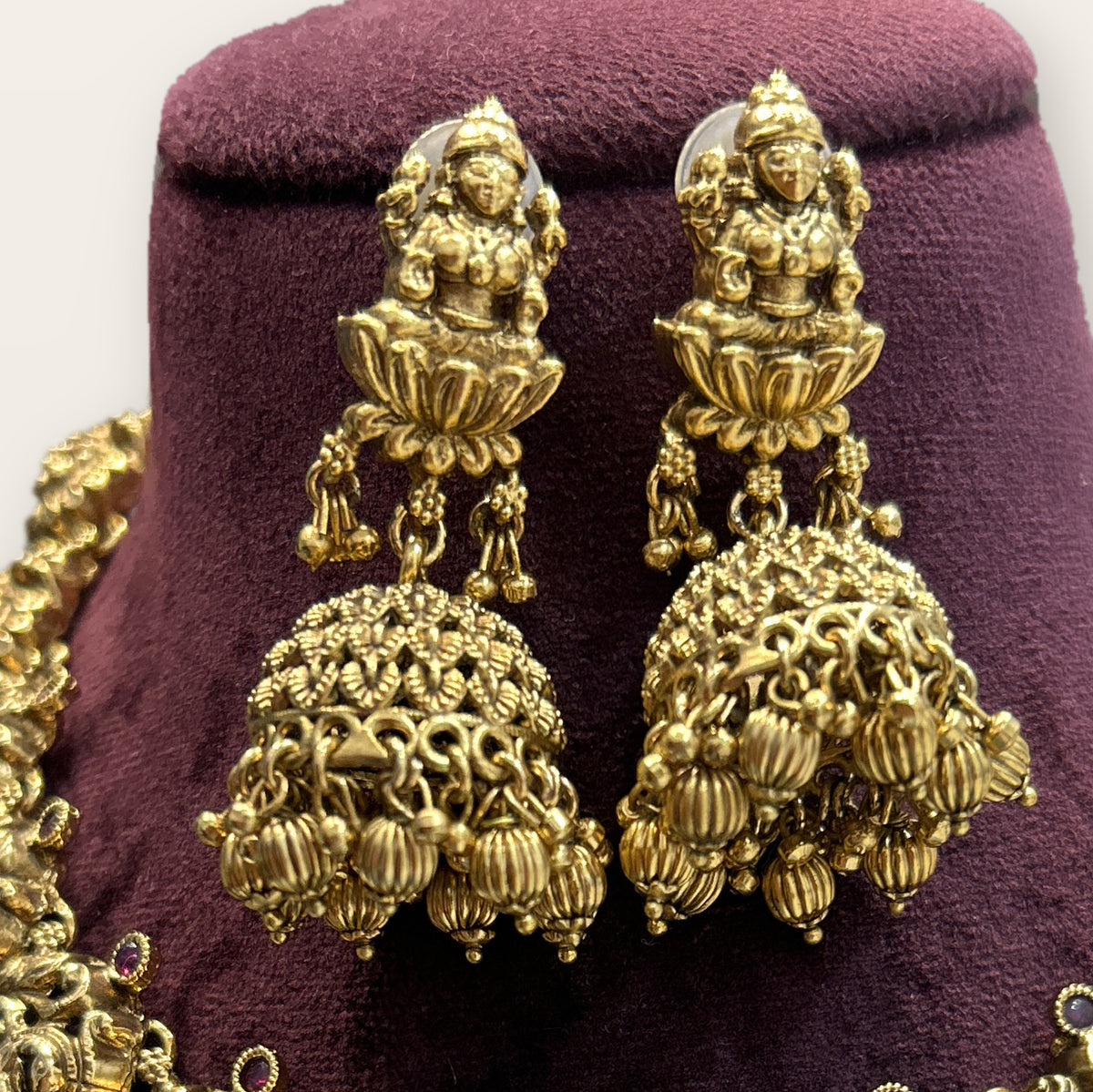 Lakshmi Mayura Temple Necklace Set, matching earrings